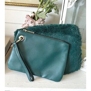 Universal Thread Set of 2 clutches